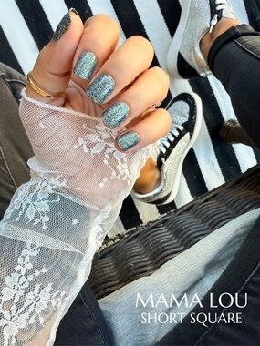 Red Aspen Glitter Green Press-On Nail Dashes